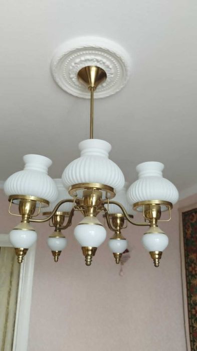 Люстра для спальни или зала