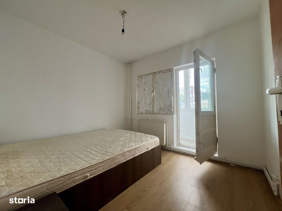 Apartament 4 camere, 77 mp utili, etaj 1, decomandat - zona Liceul Au