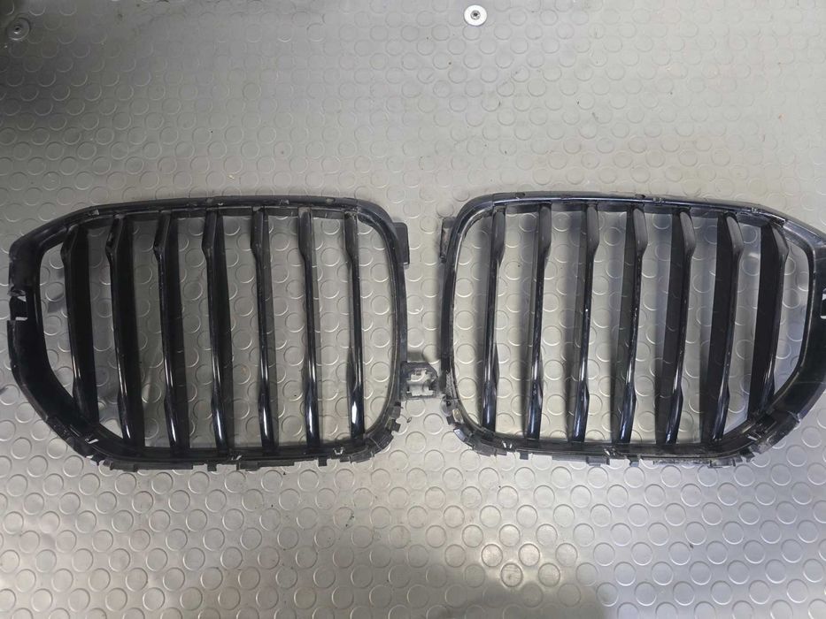 Оригинална решетка "Бъбреци" за BMW X5 G05