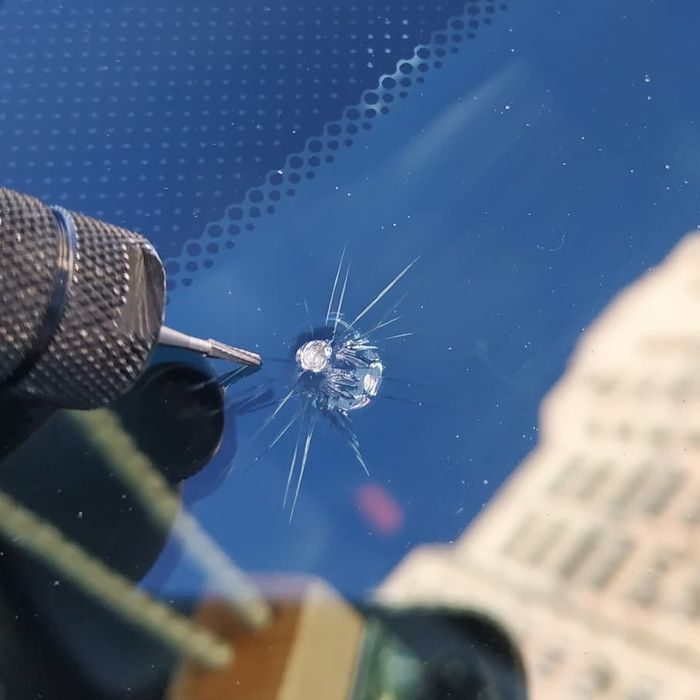 Ремонт стекол сколов и трещин.