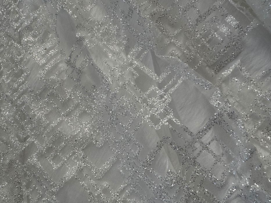 Дълга сватбена рокля