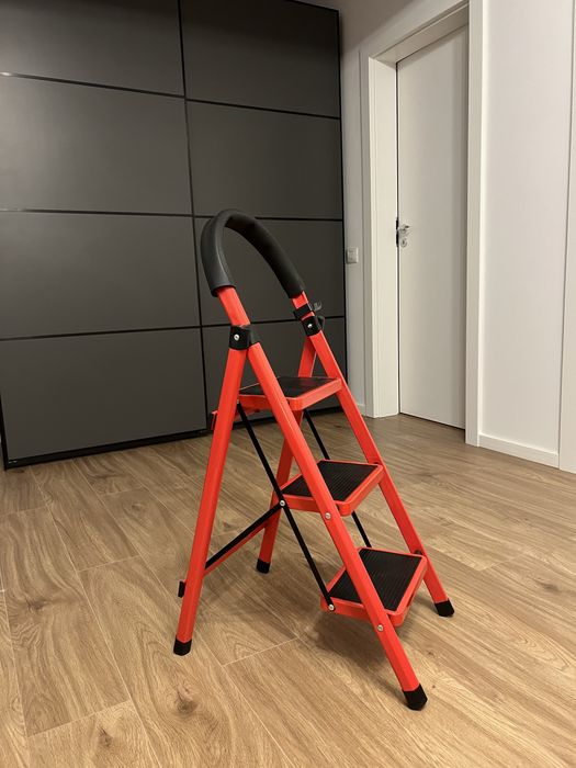 Scara pliabila metalica 3 trepte