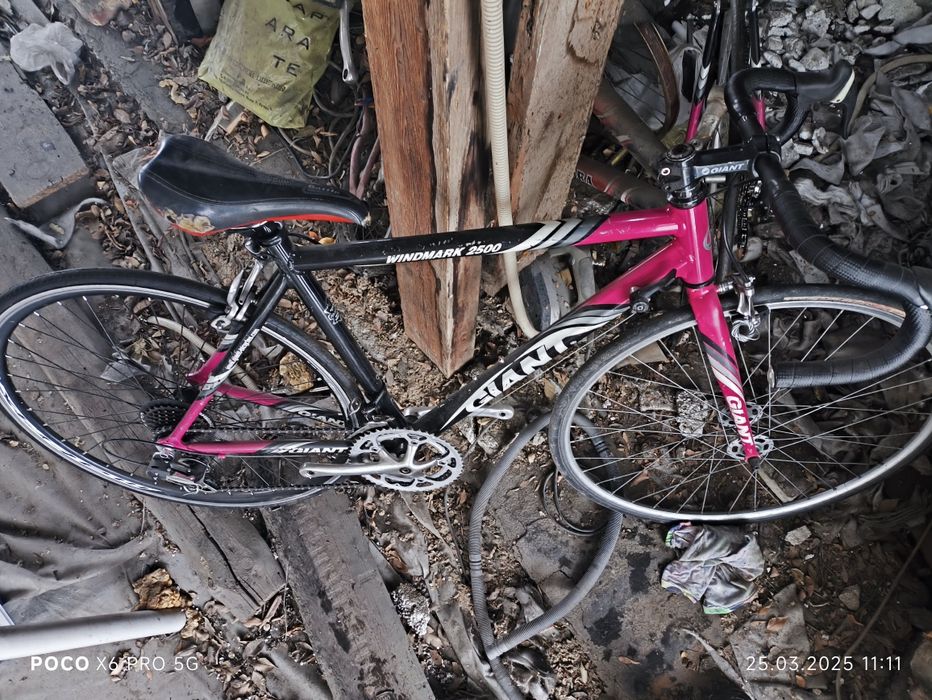 Продам шоссейный велосипед GIANT