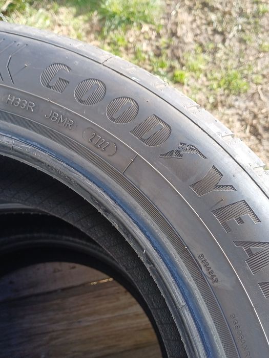 Vand 4 anvelope de vara 215 55 17