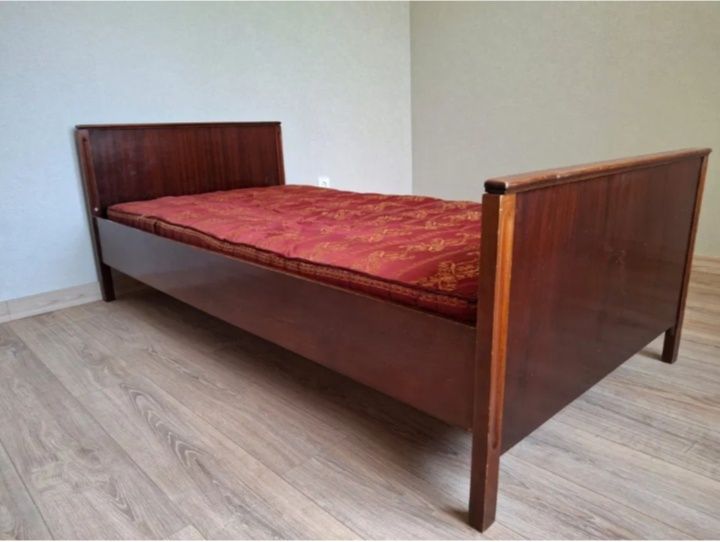 Мебель бу. Кровать Румыния недорого.