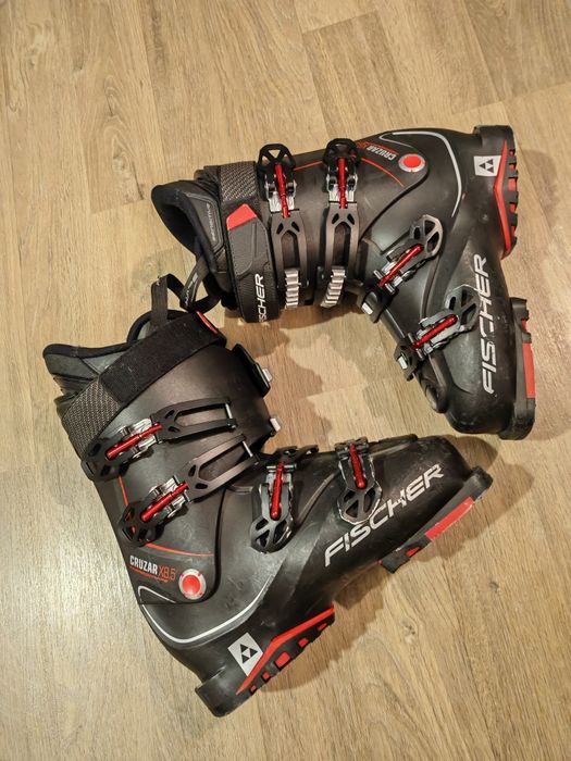 Vând Clăpari Skiuri 150 placa Snowboard Booti
