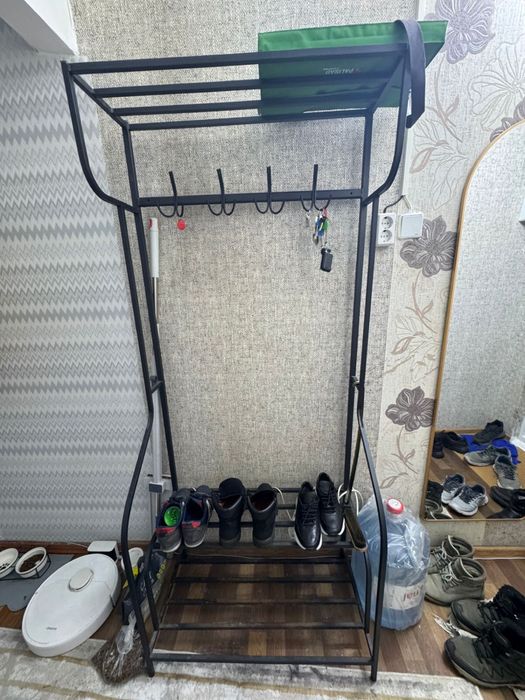 Продается вешалка для прихожей