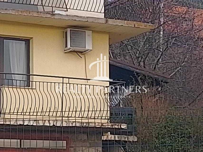 Отдава под наем Етаж от къща - с. Кладница, обл. Перник