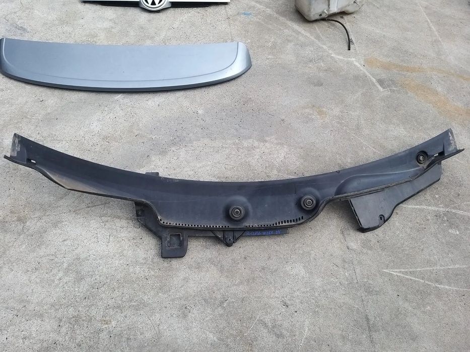 Grila stergator parbriz mercedes r class w251 2518300028