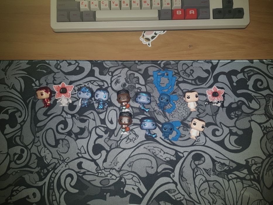 Фигурки осд киндер Kinder Joy