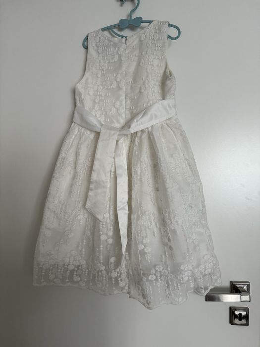 Бяла рокля 12 години