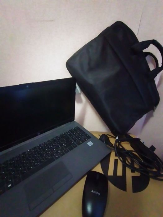 — HP Laptop Noutbuk sotiladi hlati zoʻr olinganiga 1 yil boʻgan