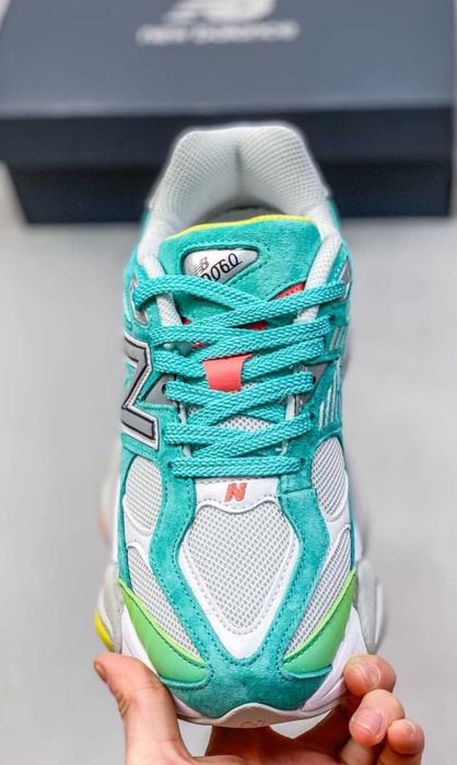 Нови оригинални дамски маратонки New balance 9060 green