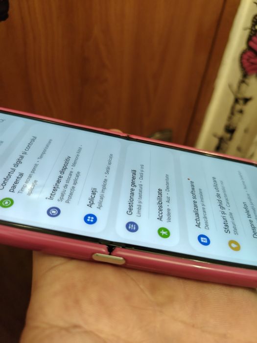 Husa. Z flip 4. Noua