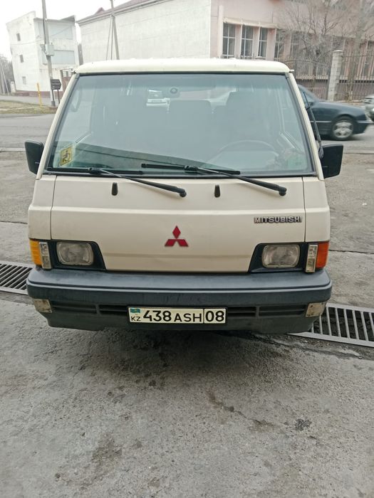 Митсубиси л 300
Обьем 2,0