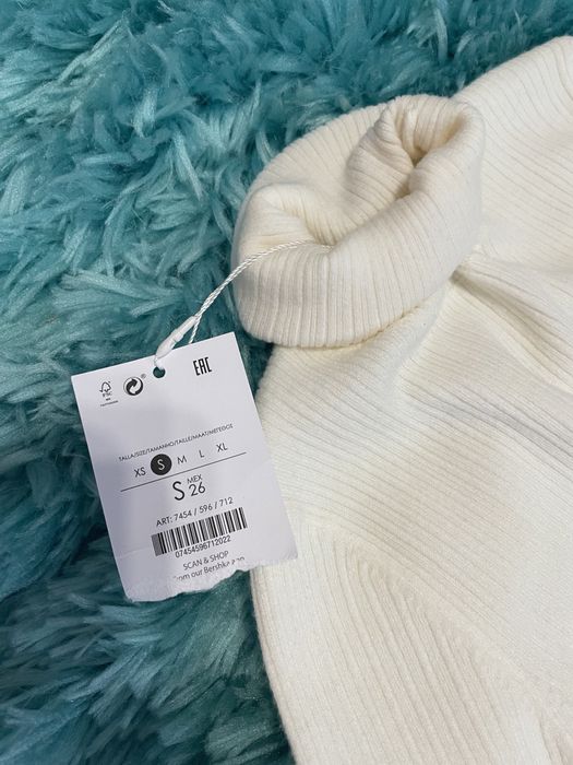 Bluza Bershka Marime S Noua