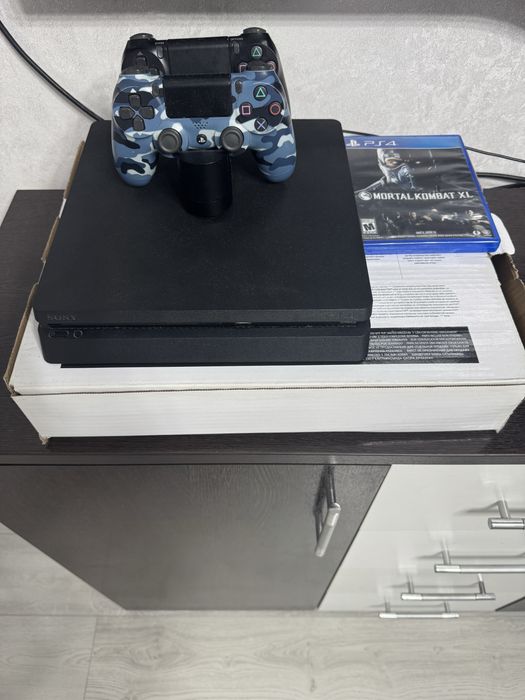 Продам Sony Playsation 4