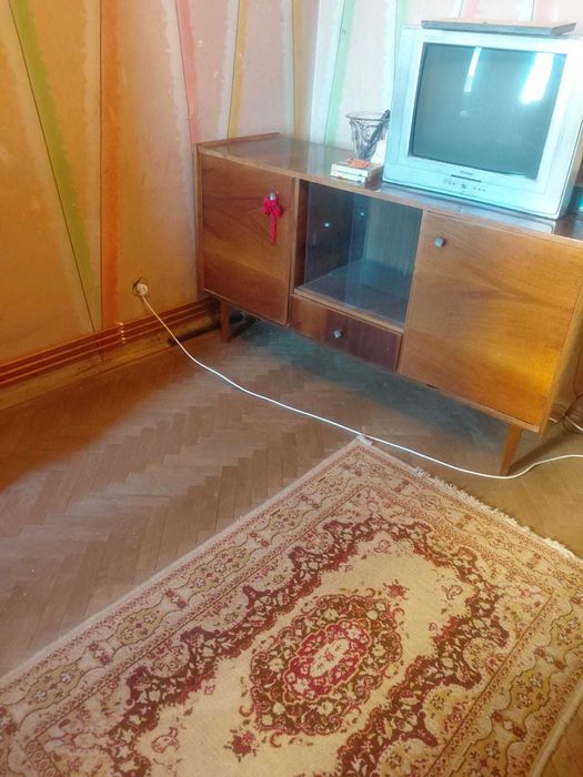 Vând apartament două camere zonă centrală.