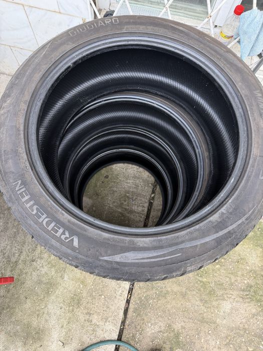 Anvelope iarna 255/45/19, DOT noiembrie 2017, aproximativ 5, -5,5 mm