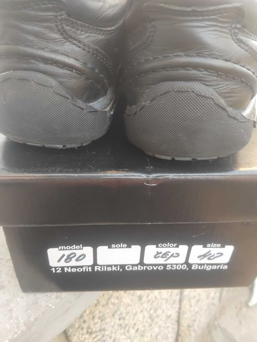 Продавам обувки от естествена кожа