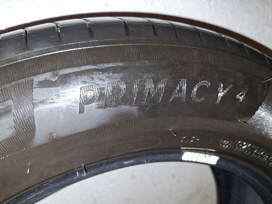 Гуми 215/65 R17; Michelin 19000 km.