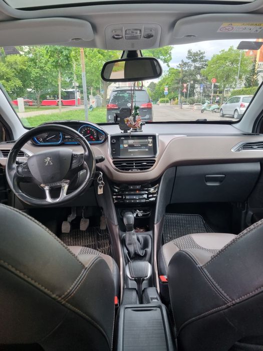 Peugeout 2008 1,2 benzina