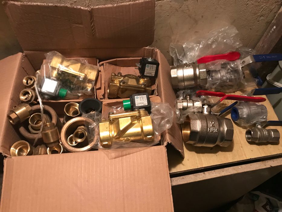 Спирателни кранове фитинги магнит вентили