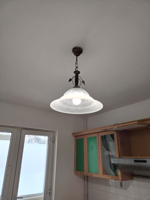 Продам люстры недорого