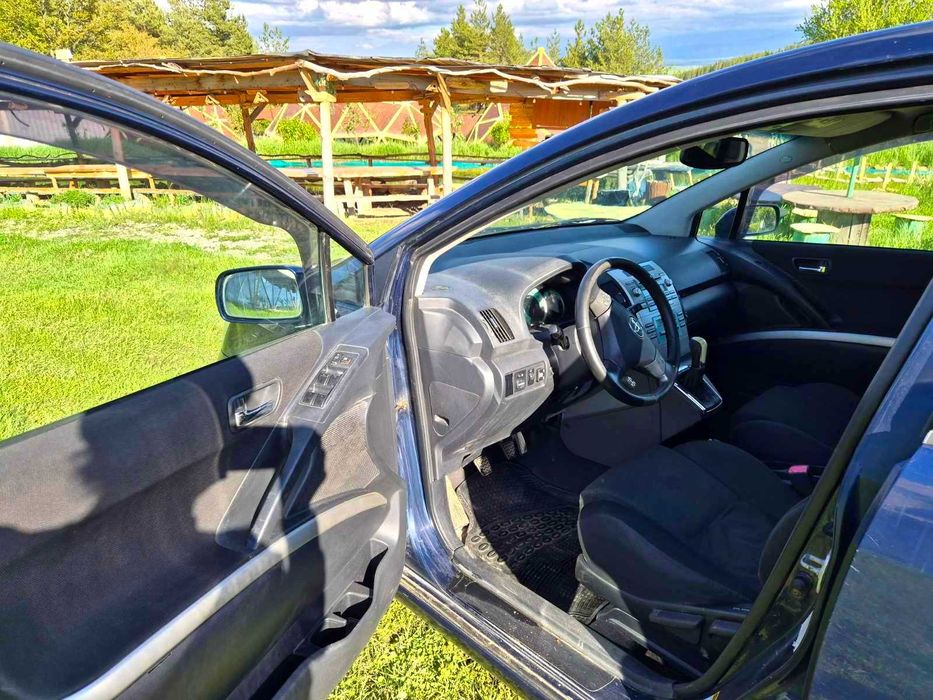 Toyota Corolla Verso 2005 газ икономична