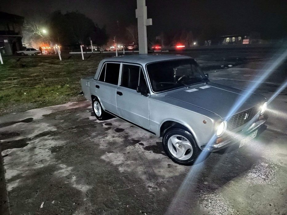 Vaz 2101 sotiladi