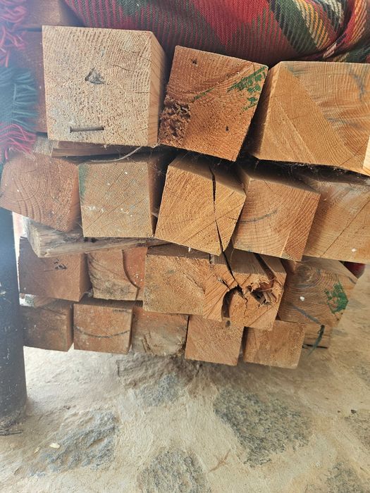 Дървен материал греди