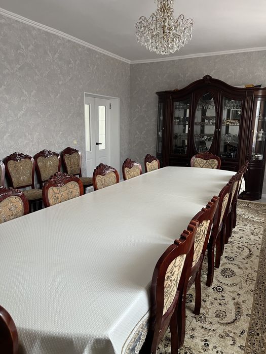 Продам стулья 16штук натуральное дерево