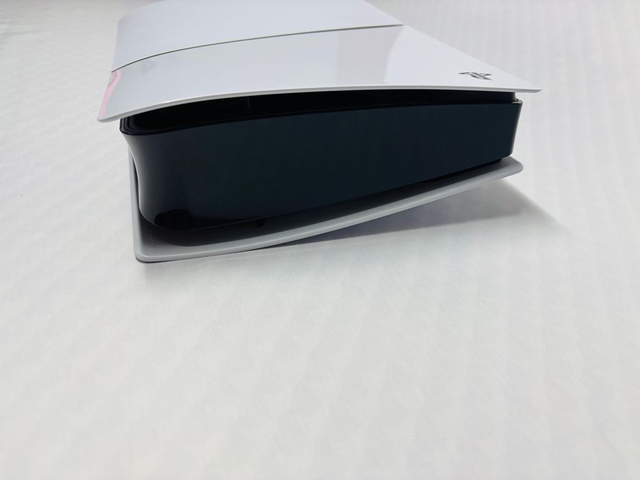 PS5 Digital Edition ca nou (2 luni) + controller + jocuri digitale