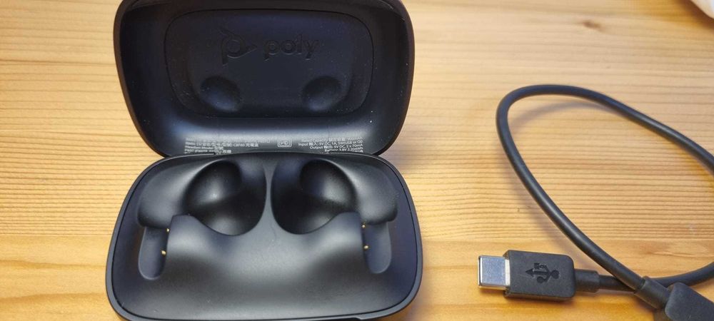 Vand casti earbuds Poly Voyager free 60 UC