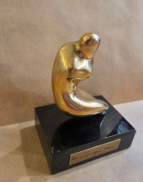 Bronz . M. Guguianu statuie . Sculptura