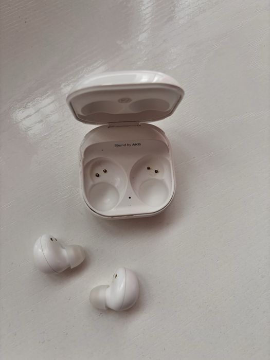 Продавам слушалки