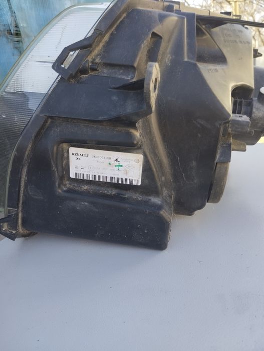 Фара Рено Дастер