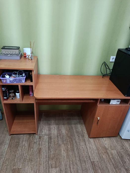 Отдам в дар компьютерный стол