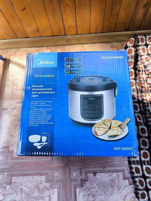 Мультиварка Midea MW-3808ST, новая, полный комплект
