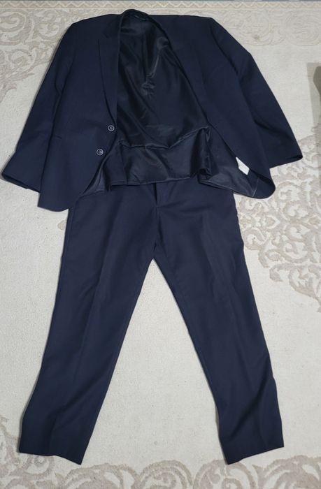 Продаётся мужской костюм