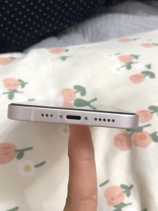 продам iphone 13