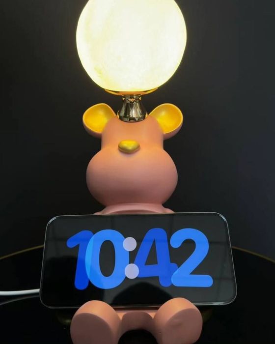 Настольная светильник лампа с беспроводной зарядкой для телефон