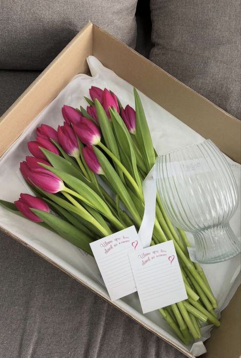 8 март тюльпаны бокс