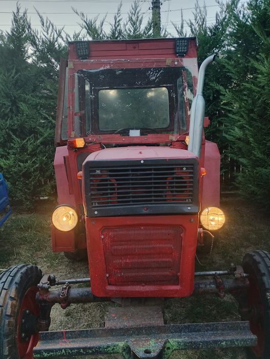 Vând tractor u445