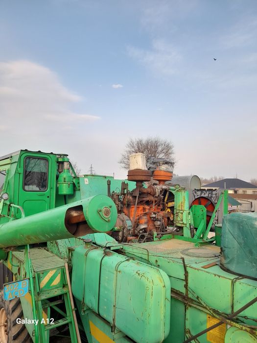 Зерноуборочный комбайн нива эффект