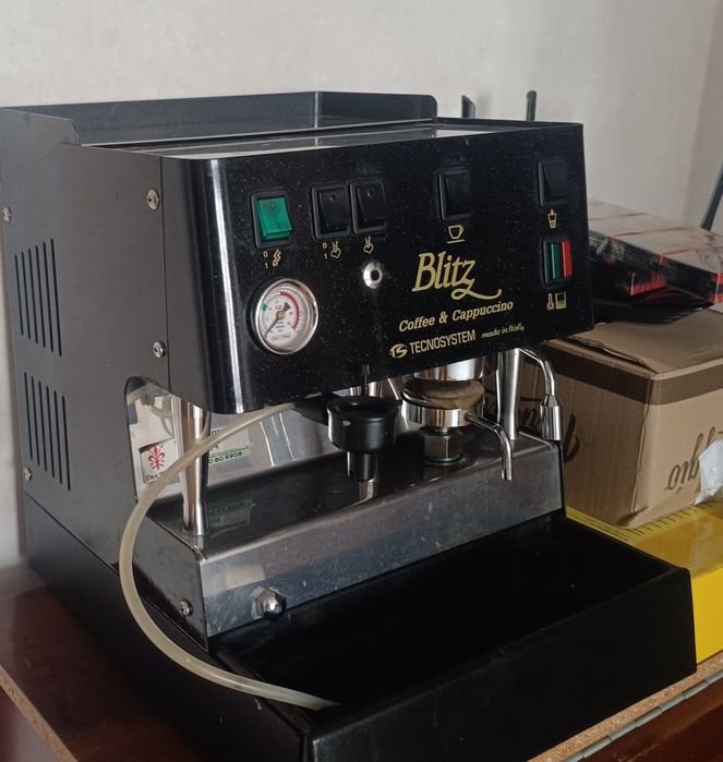 Продам кофе машину technosystem blitz