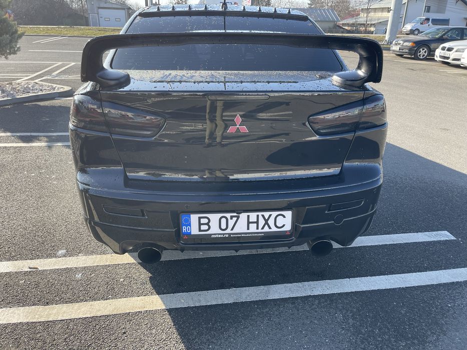 Vand Mitsubishi Lancer cu multe imbunatatiri