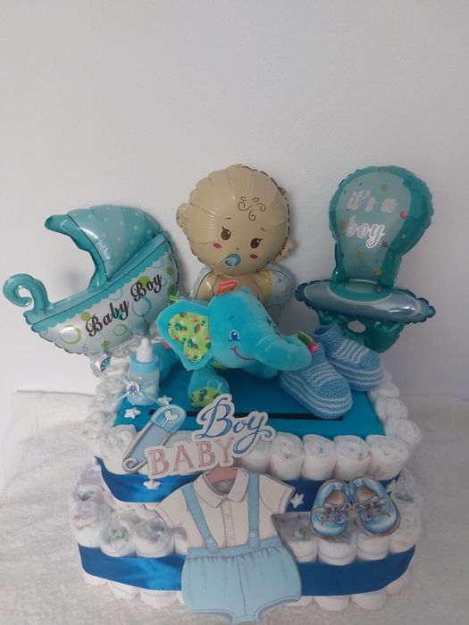 Cutie dar botez și tort decorativ din pampers