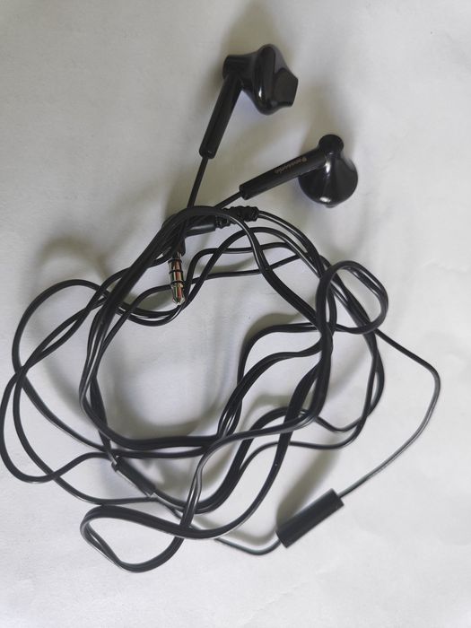 Продам новые проводные наушники Panasonic RP-TCM55GC-K