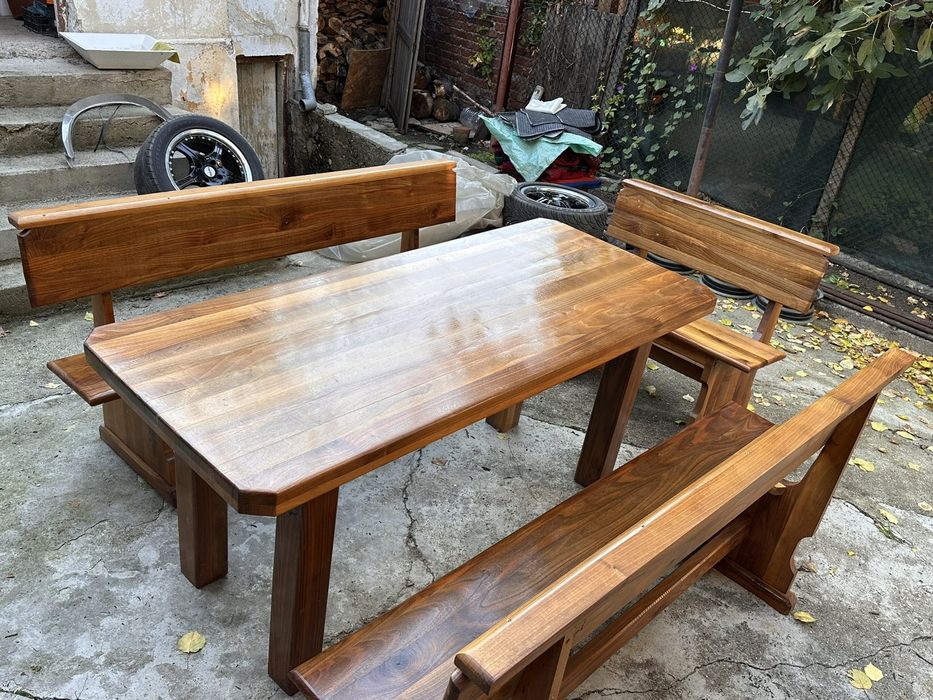 Комплект маса и пейки от орех